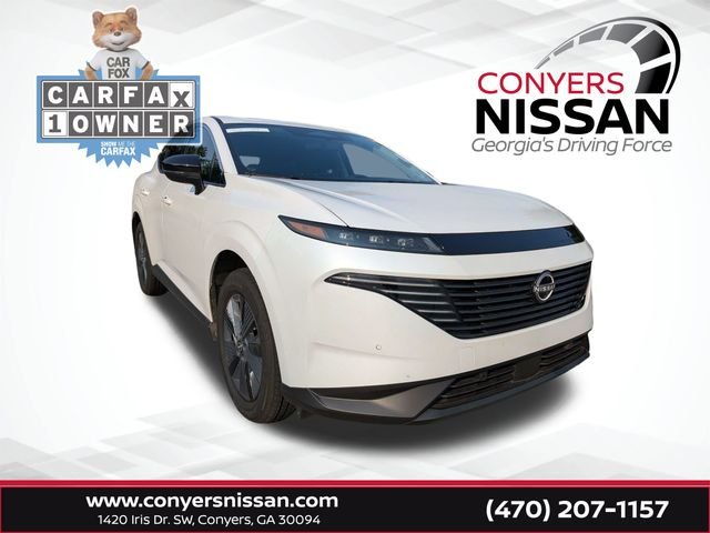 Used 2025 White Nissan SL image 1