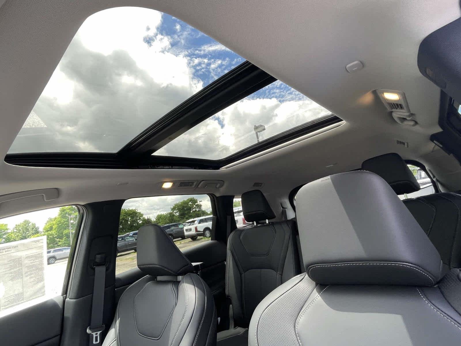 New 2027 Mineral Black INFINITI LUXE image 5