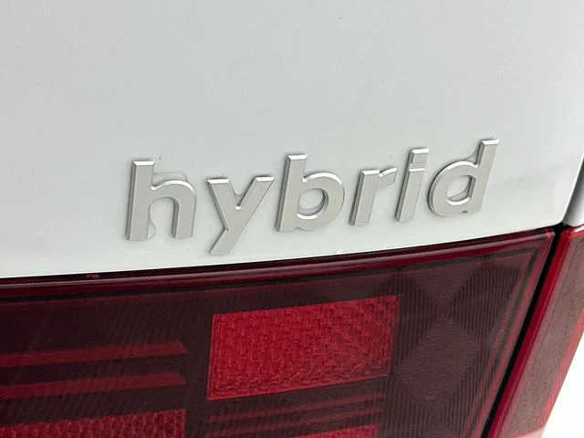New 2026 White Hyundai SE image 24