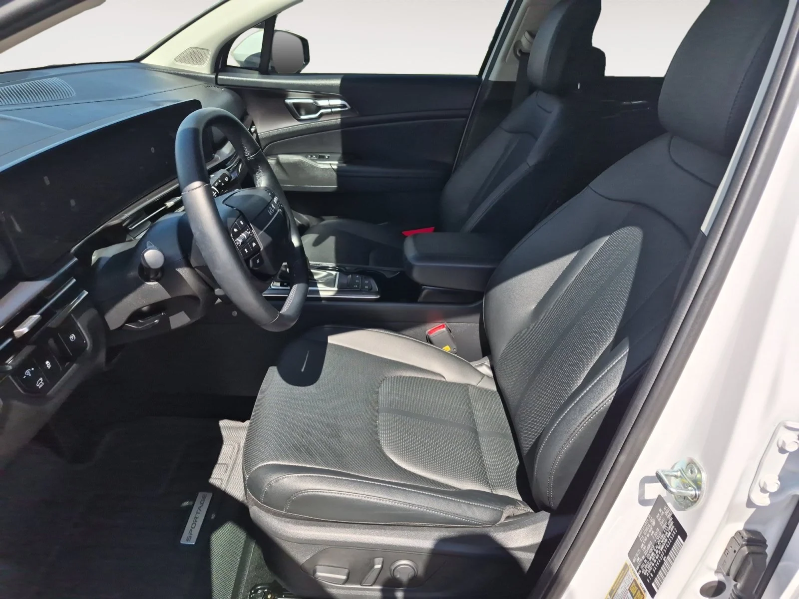 Used 2026 Glacial White Pearl Kia SX image 23