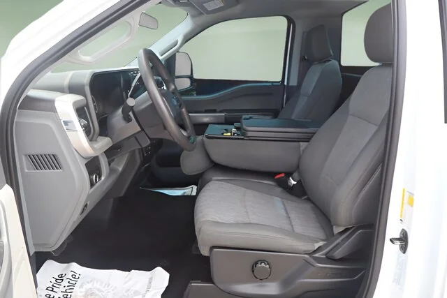 Used 2023 Oxford White Ford XL image 11