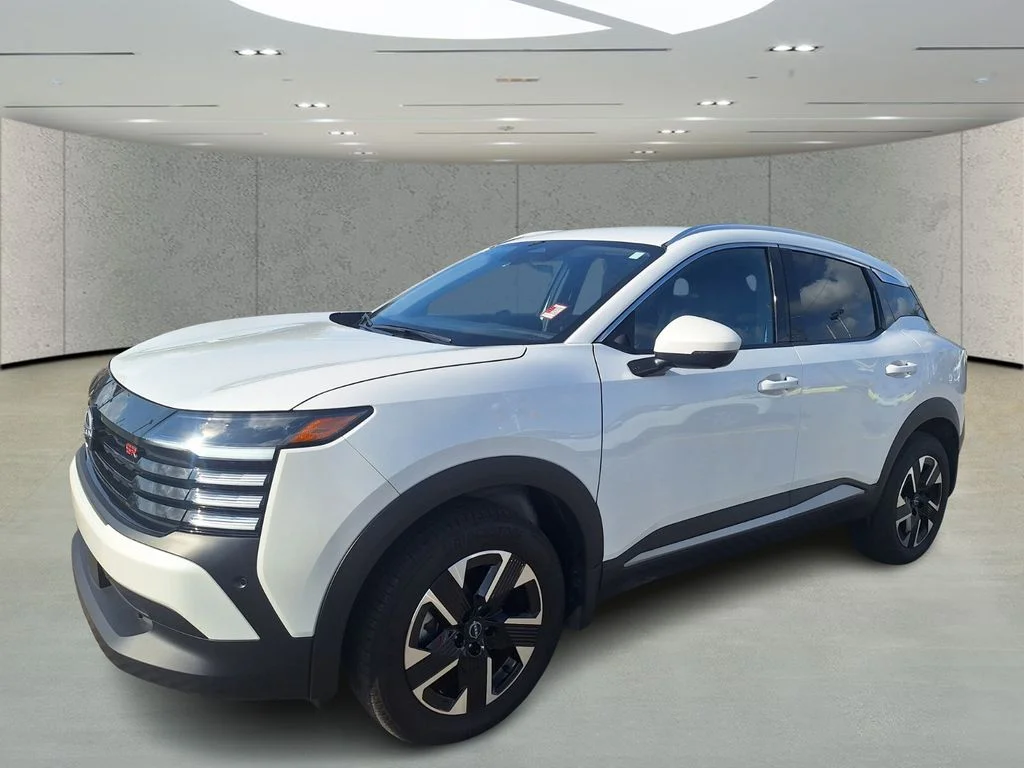 2025 Nissan Kicks 2.0 SR AWD's photo