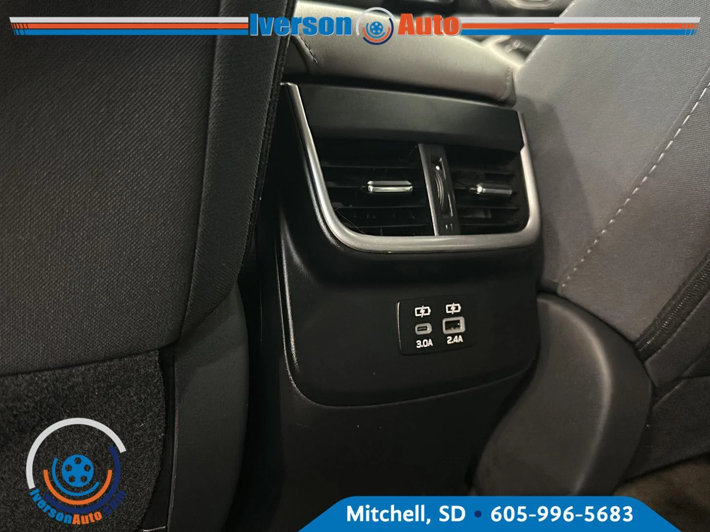 Used 2025 Ice Silver Metallic Subaru Premium image 27