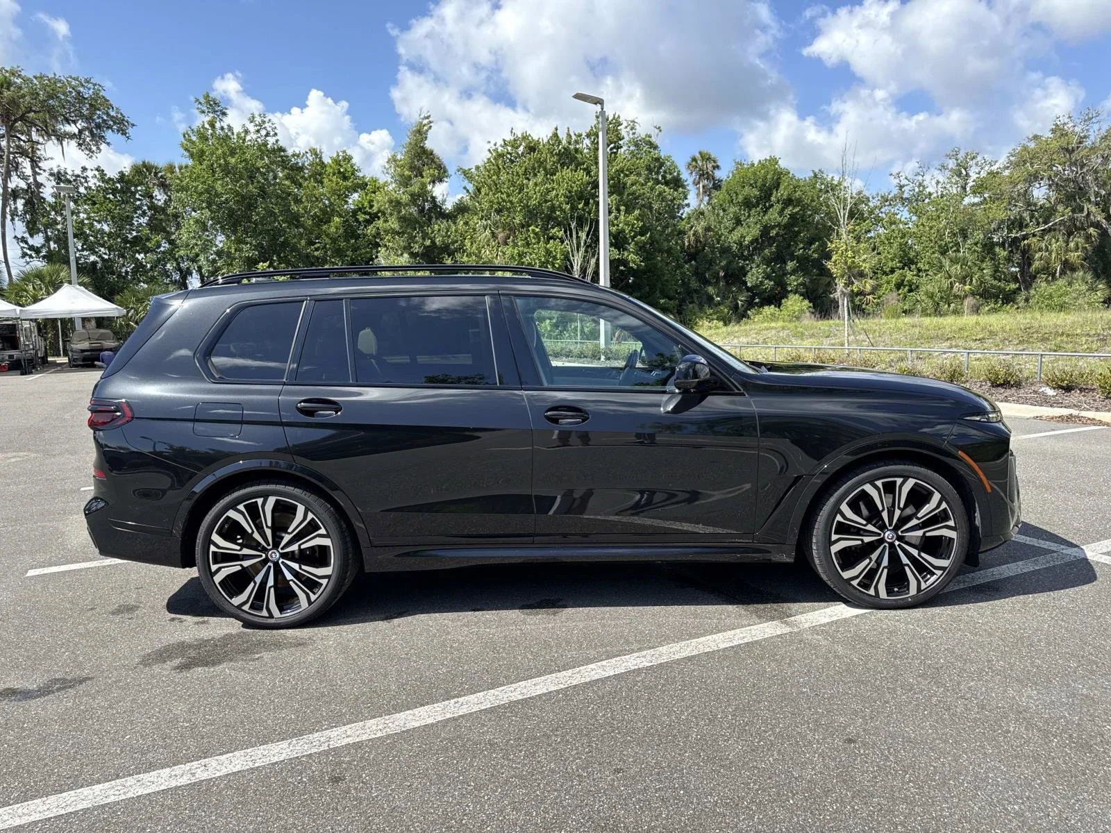 2023 BMW X7 M60i's photo