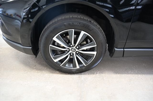 2023 Toyota Venza LE - Photo 30