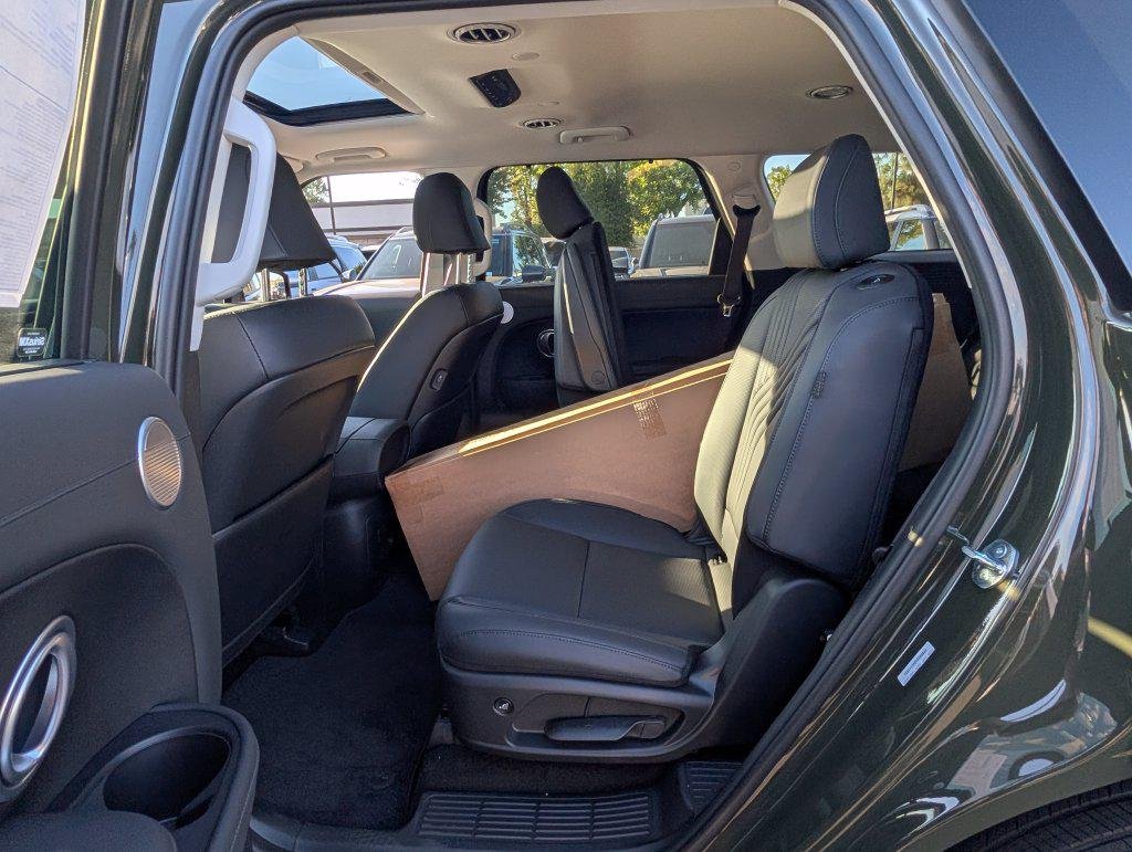 New 2027 Silver Hyundai Blue SEL Premium 7P image 13