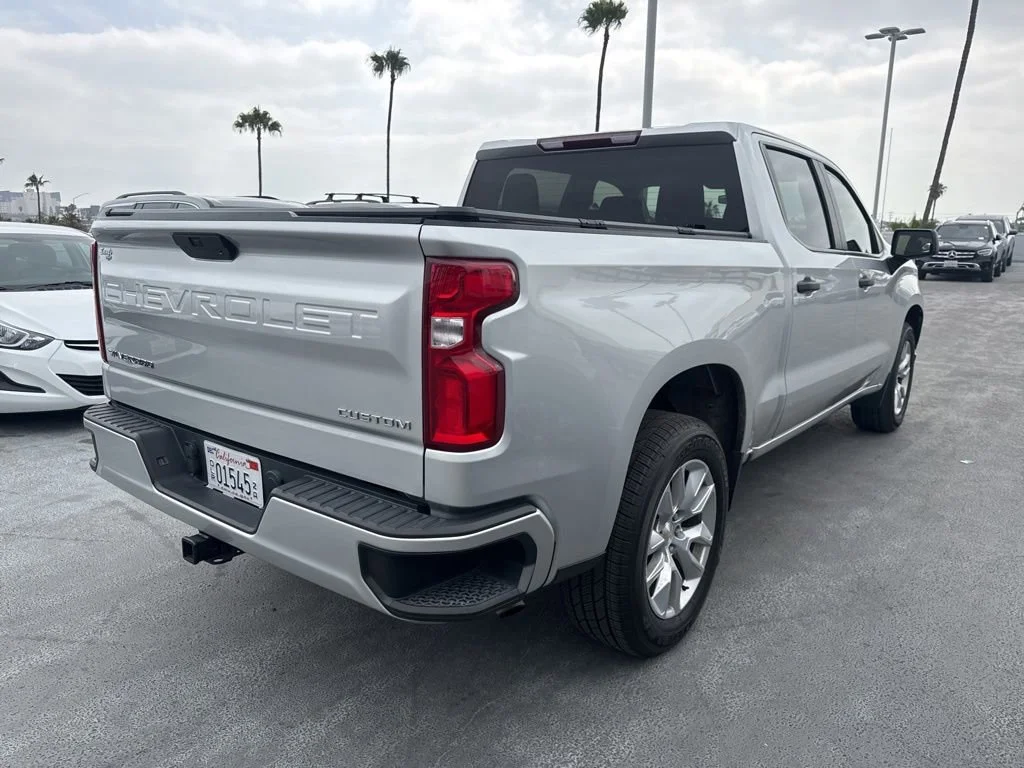Used 2021 SILVER ICE METALLIC Chevrolet Custom image 4
