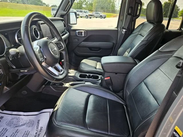 Used 2022 Gray Jeep Unlimited Sahara image 9