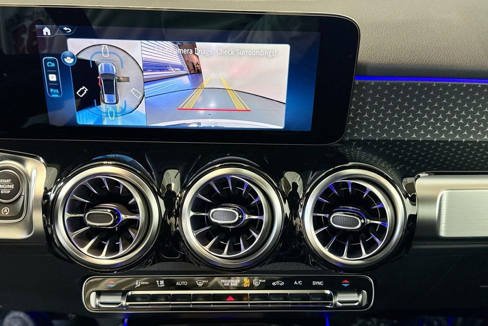 New 2026 Polar White Mercedes-Benz GLB 250 image 13
