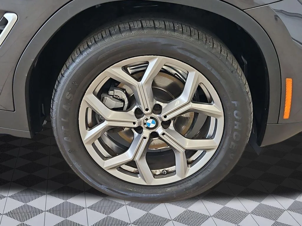 Used 2022 Dark Graphite Metallic BMW xDrive30i image 30