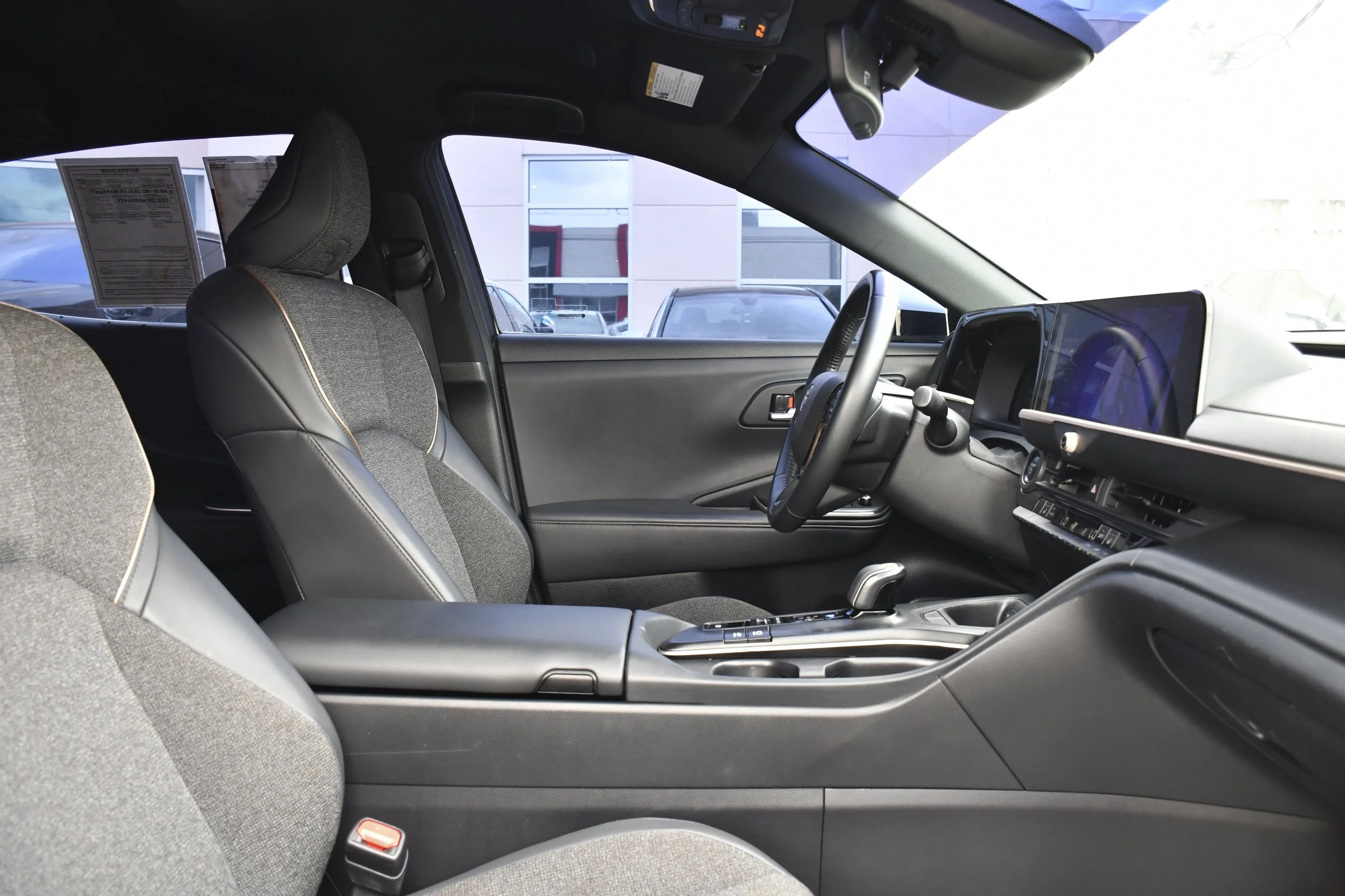 2023 Toyota Crown XLE - Photo 28