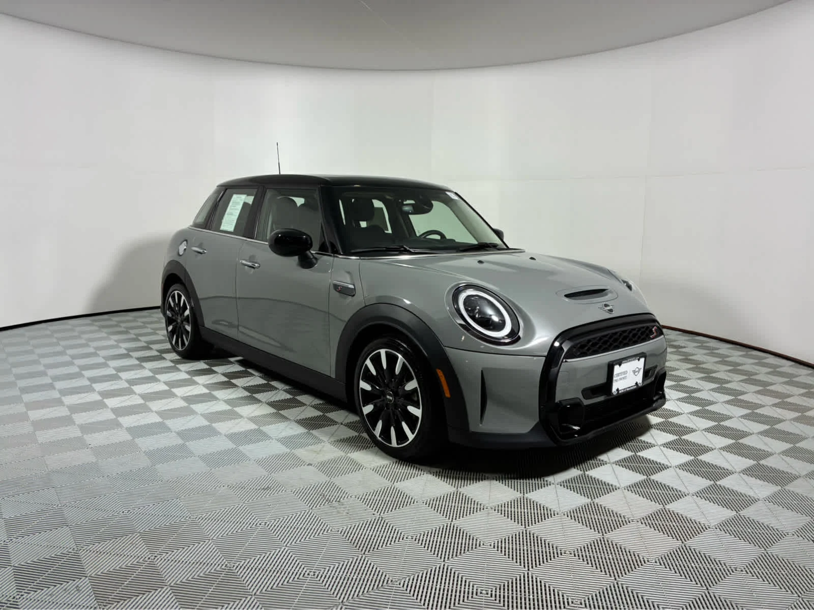 2023 MINI Hardtop Cooper S's photo