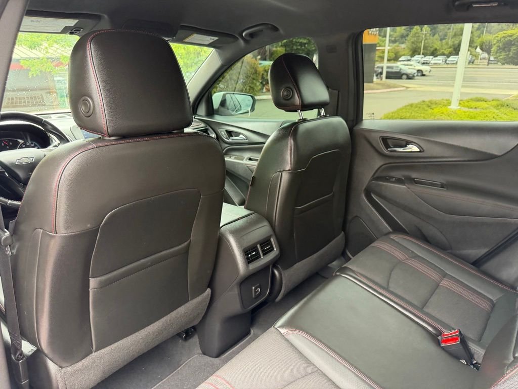 Used 2022 Summit White Chevrolet RS image 30