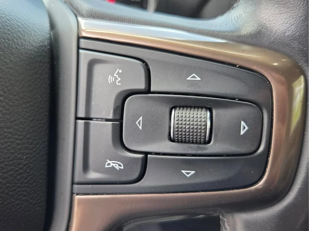 Used 2020 Black Chevrolet High Country image 28