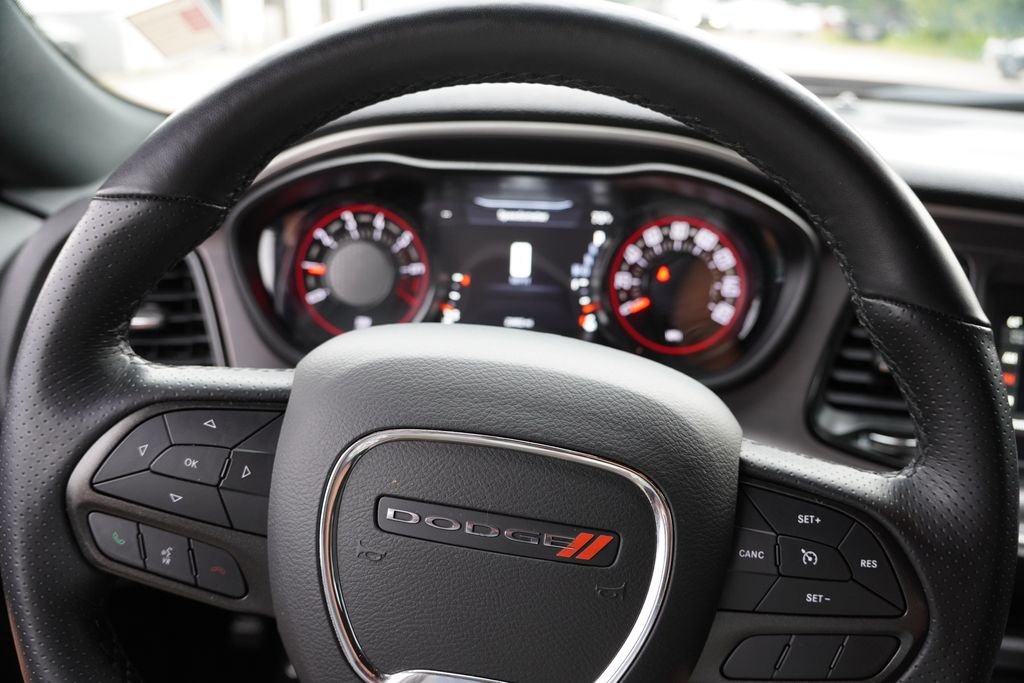 Used 2022 Red Dodge SXT image 20