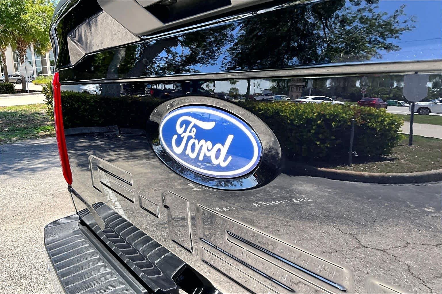 Used 2024 Agate Black Metallic Ford XL image 29