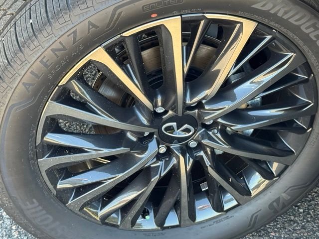 New 2027 Gray INFINITI AUTOGRAPH image 11