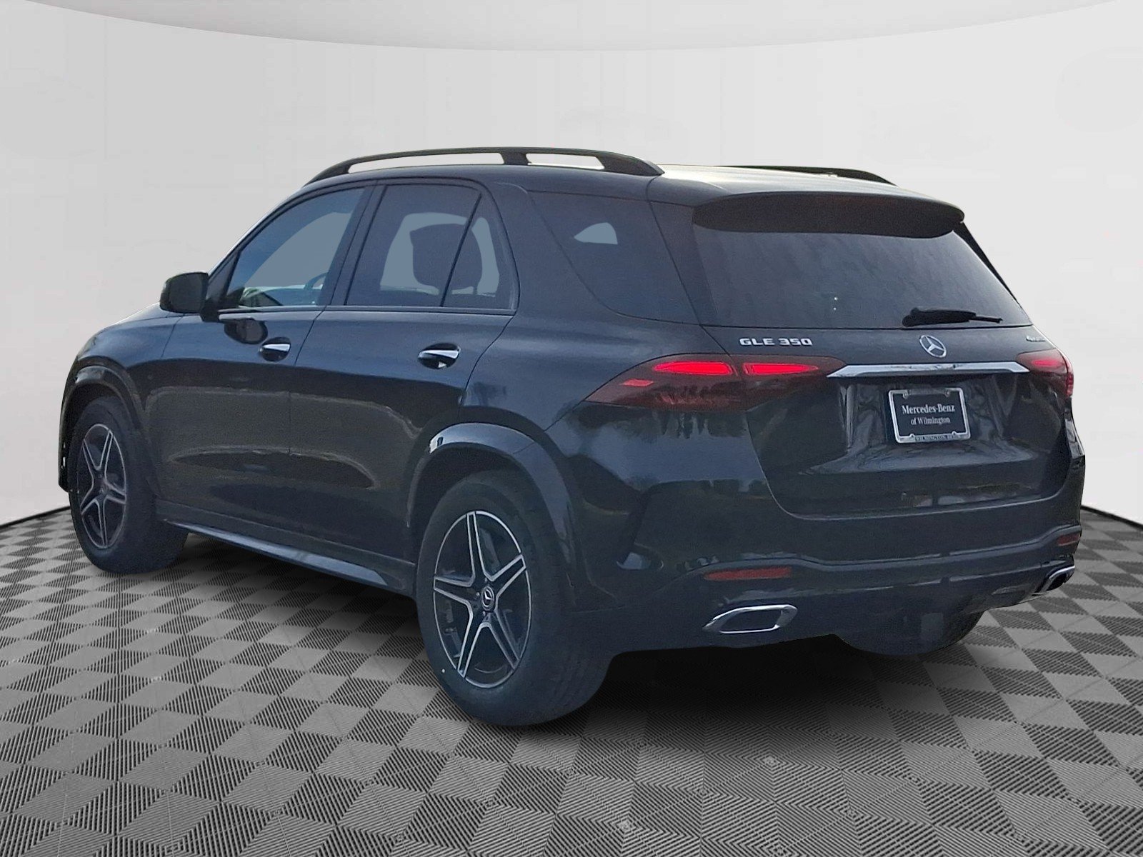 New 2026 Obsidian Black Metallic Mercedes-Benz GLE 350 image 4