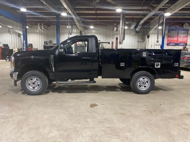 New 2026 Agate Black Metallic Ford XL image 4
