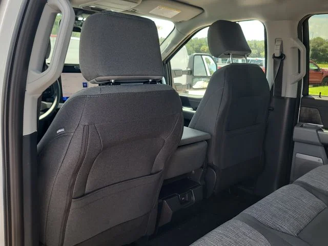 New 2026 Oxford White Ford XLT image 13