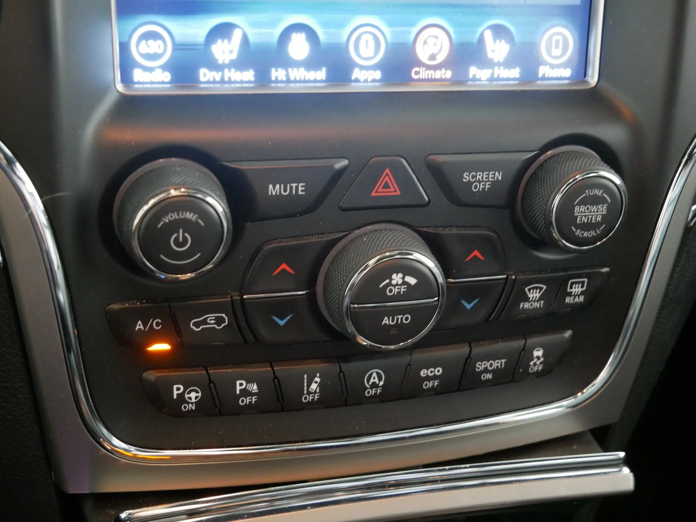 Used 2018 Granite Crystal Metallic Clearcoat Jeep Trailhawk image 23