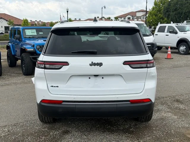 New 2026 Bright White Clear-Coat Exterior Paint Jeep Limited image 7