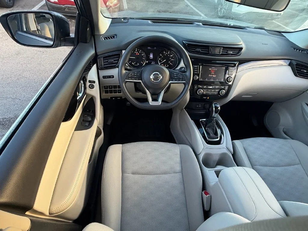 Used 2020 Gray Nissan SV image 13