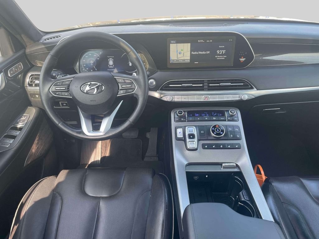 Used 2020 Green Hyundai Limited image 15