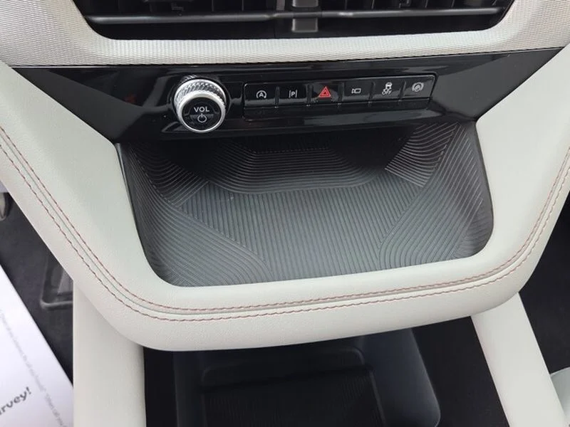 New 2026 Star White Metallic Tri-Coat Ford Active image 22