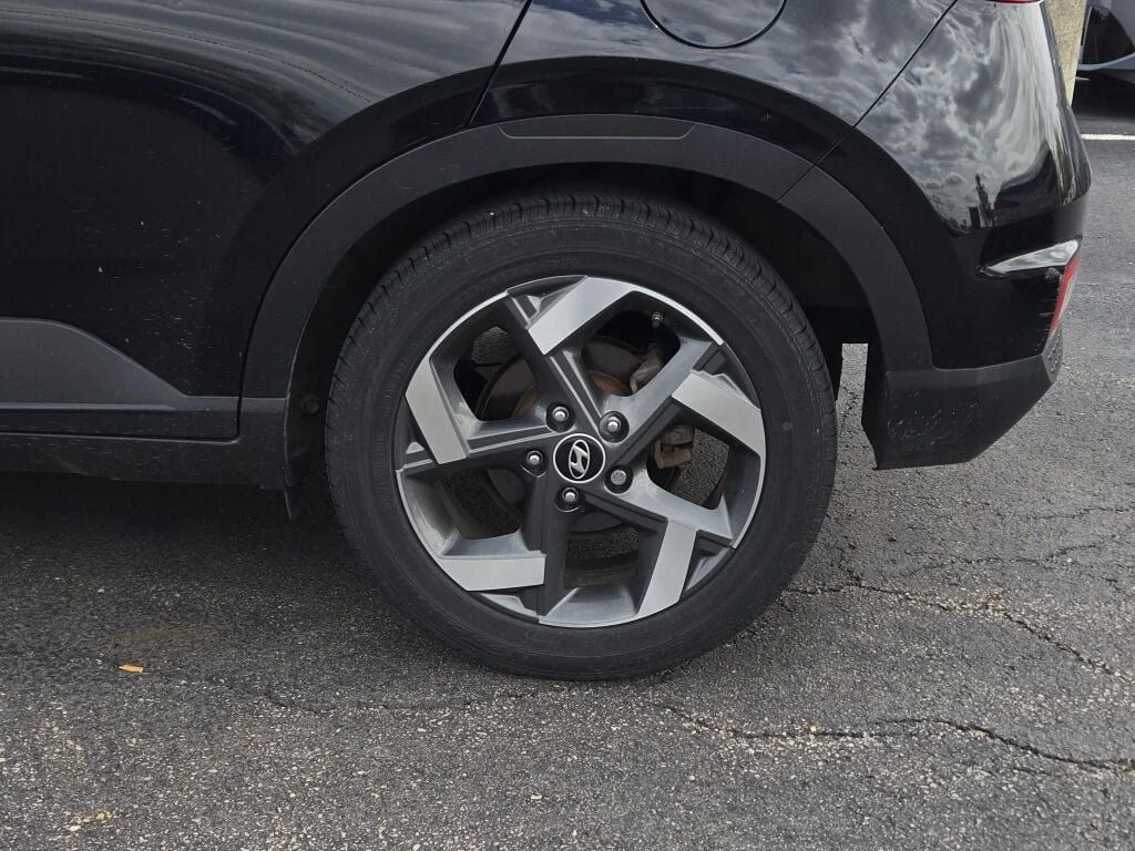 2023 Hyundai Venue SEL - Photo 15