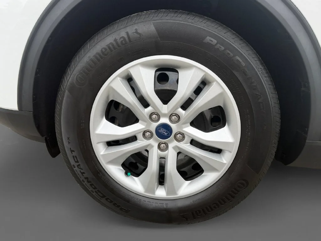 Used 2022 White Ford S image 16