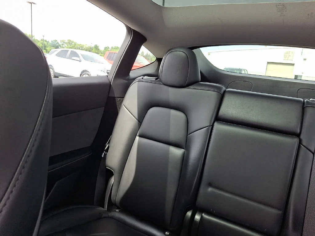 Used 2023  Tesla Long Range image 18