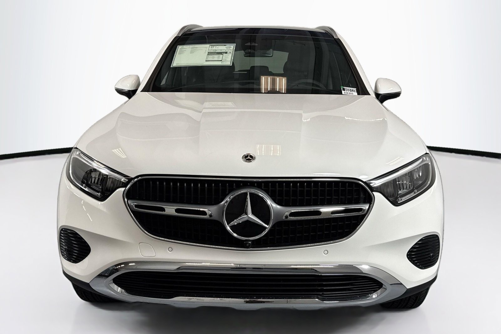 New 2026 Polar White Mercedes-Benz GLC 300 image 2