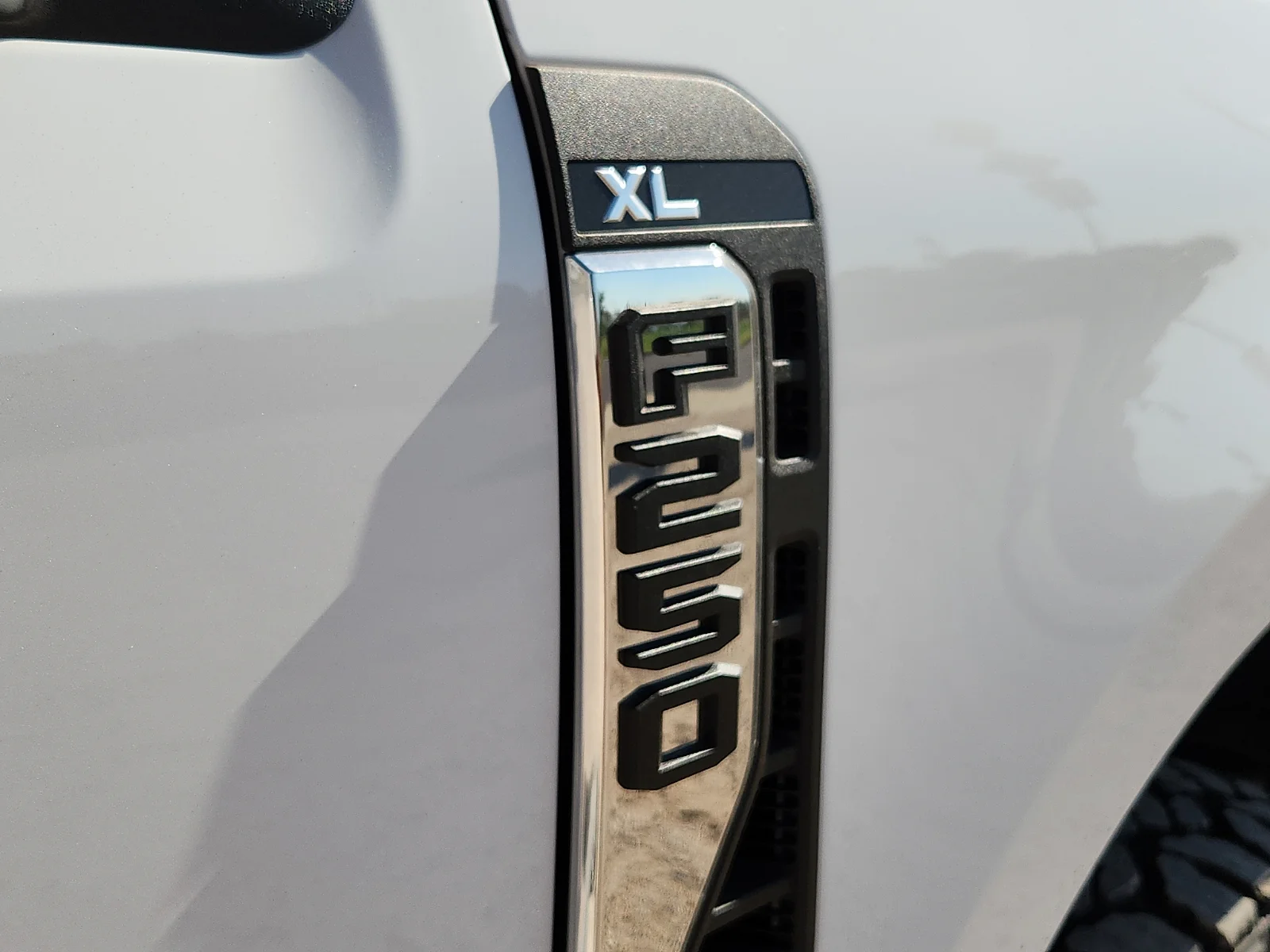 New 2026 Oxford White Ford F-250® XL image 10