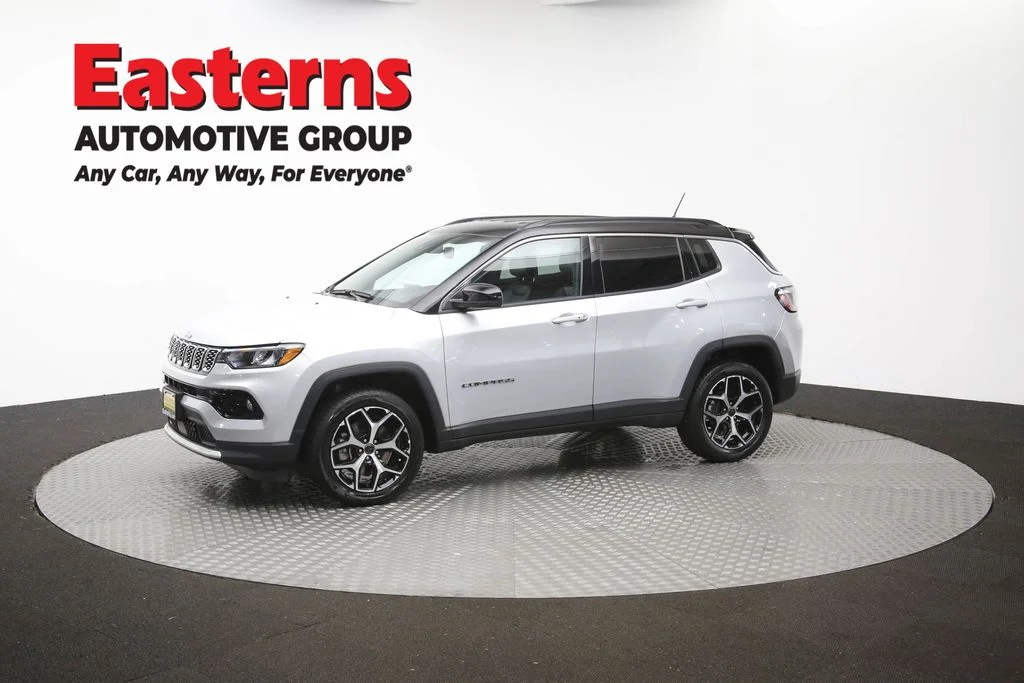 Used 2025 Silver Jeep Limited image 57