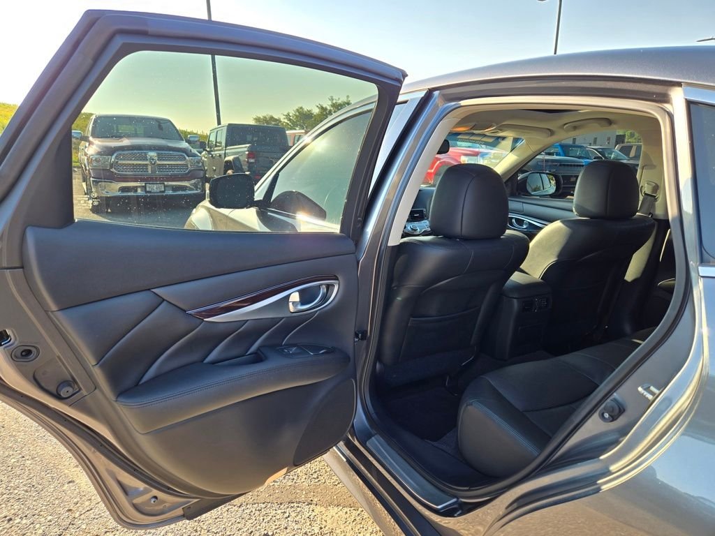 Used 2016 Gray INFINITI 3.7X image 25