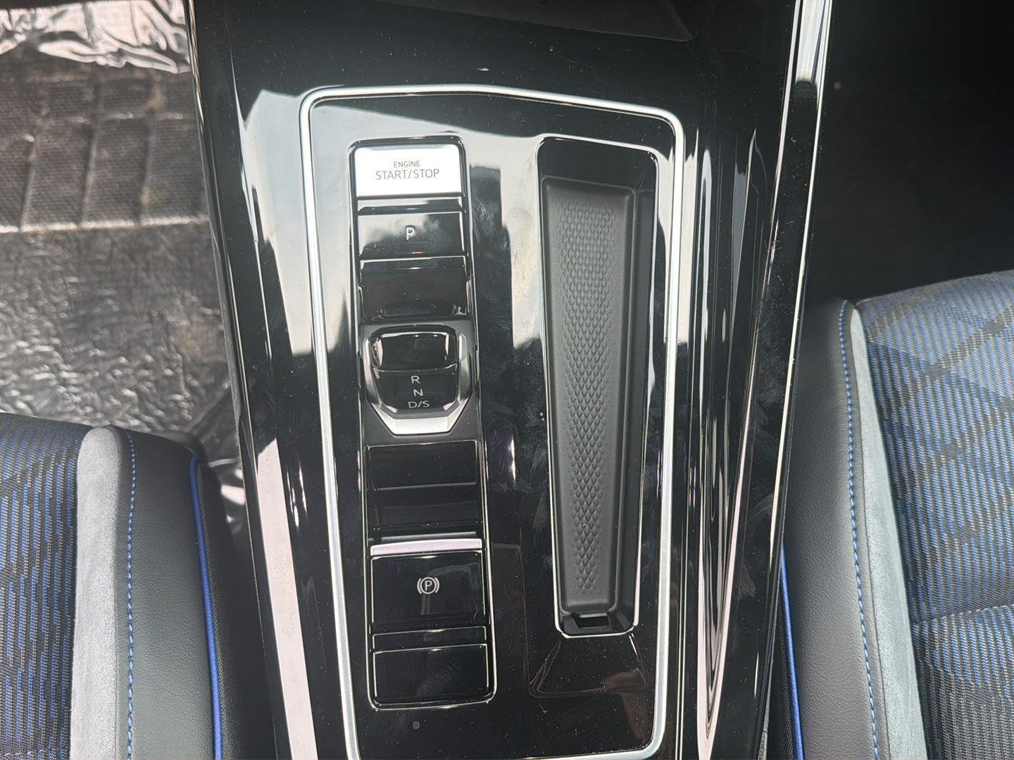 New 2026 White Volkswagen 2.0T image 8