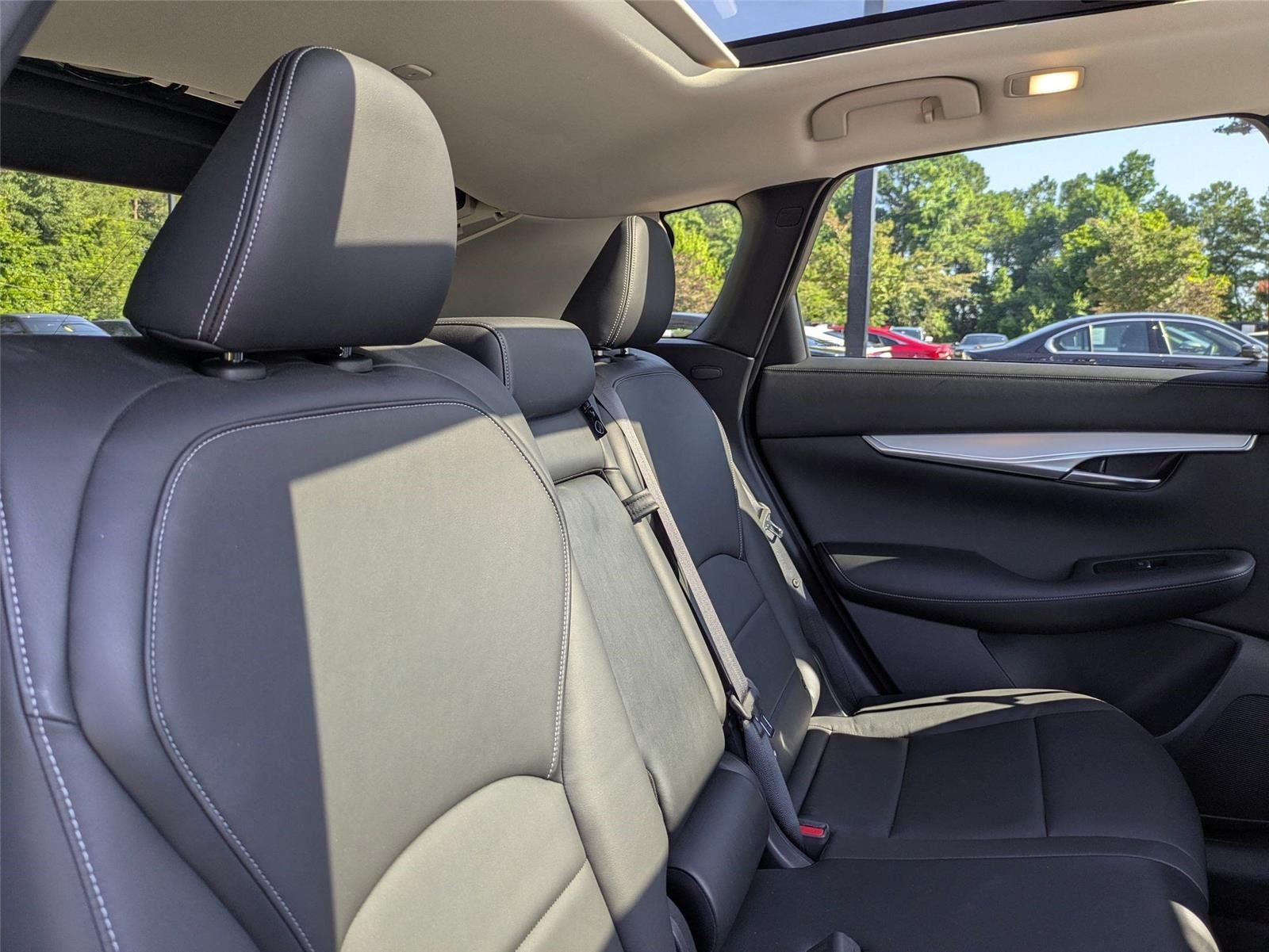 Used 2020  INFINITI  image 28
