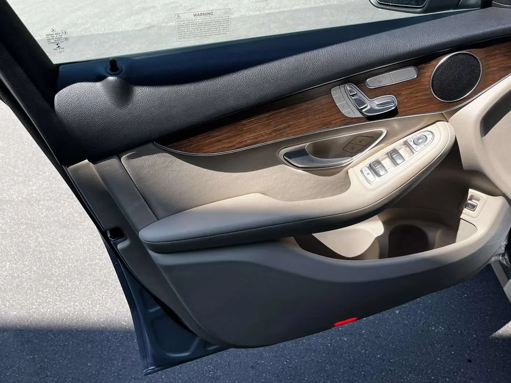 2022 Mercedes-Benz GLC GLC300 - Photo 16