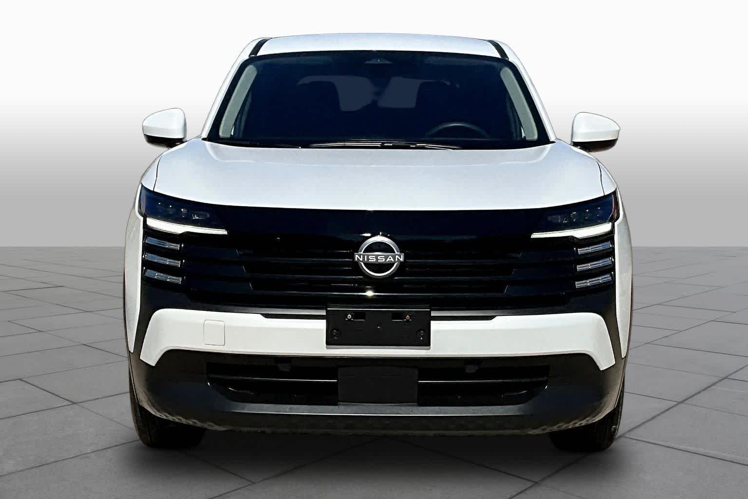 Used 2025 Aspen White Tricoat Nissan SV image 6