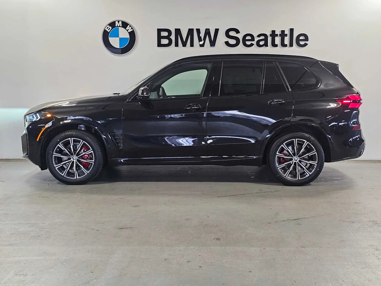New 2026 Black Sapphire Metallic BMW xDrive40i image 3