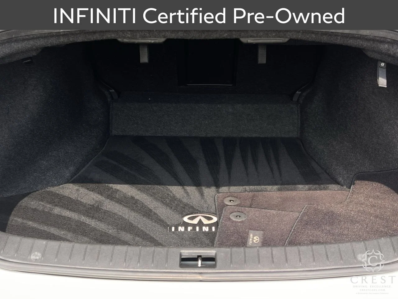 Certified Used 2023 Pure White INFINITI LUXE image 27