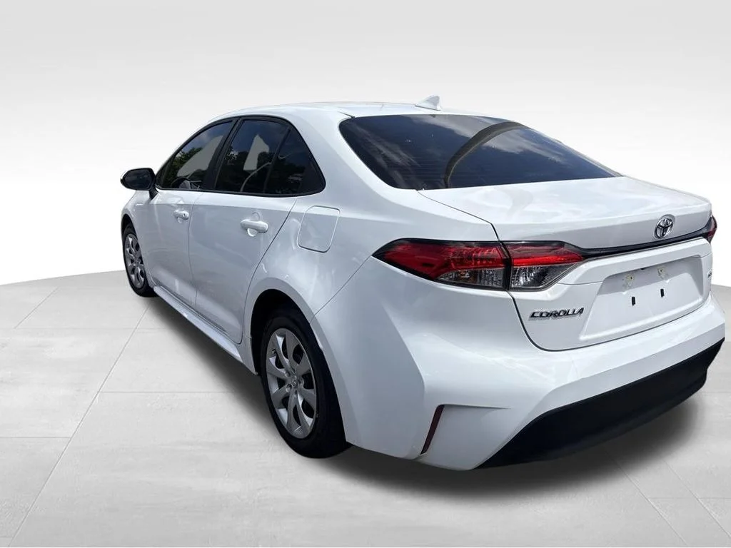 Used 2025 White Toyota LE image 12