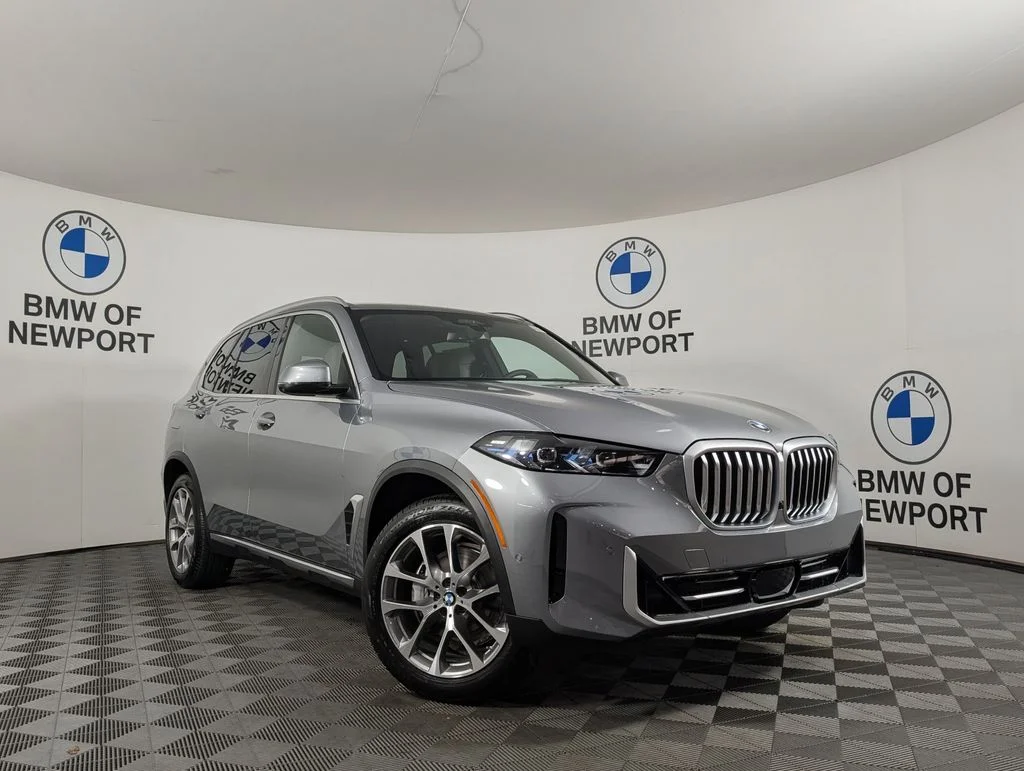 New 2026 Skyscraper Grey Metallic BMW xDrive40i image 3