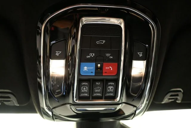 Used 2022 Black Jeep Series II image 56