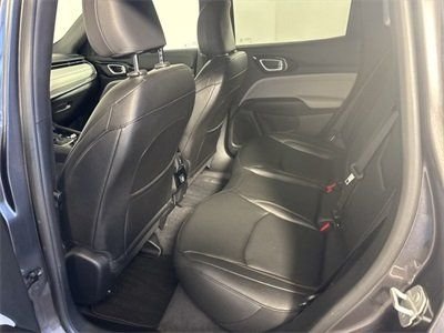 Certified Used 2024  Jeep Limited image 17