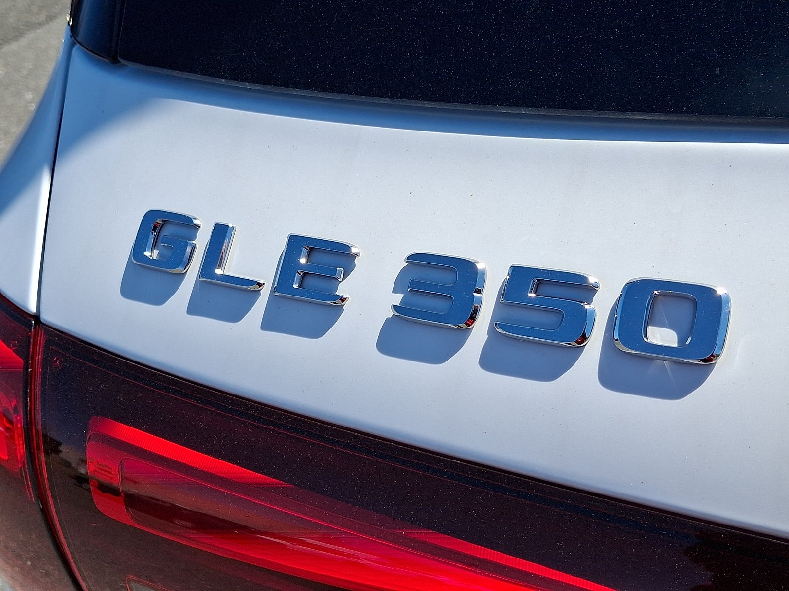 New 2026 MANUFAKTUR Moonlight White Magno Mercedes-Benz GLE 350 image 18
