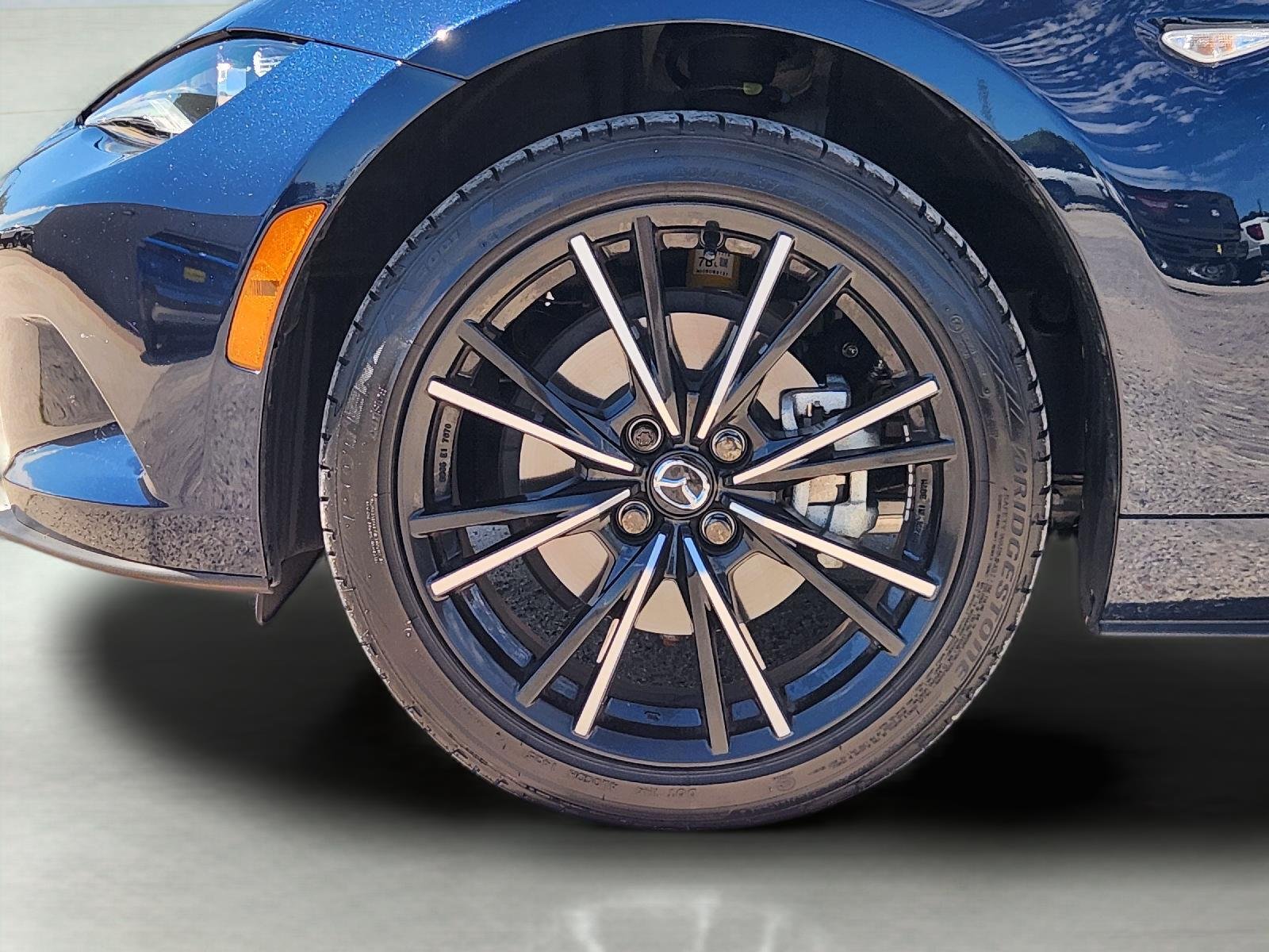 2025 Mazda MX-5 Miata RF photo 10 of 32