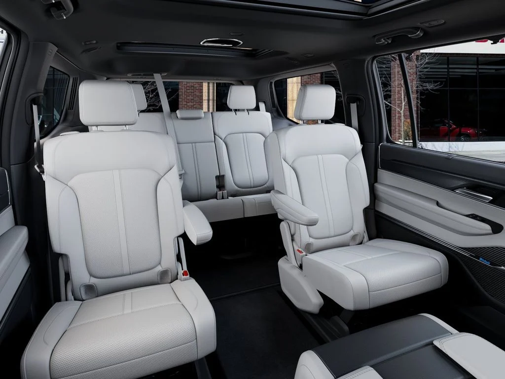New 2026 High Gloss Black Exterior Paint Jeep Summit Obsidian image 15