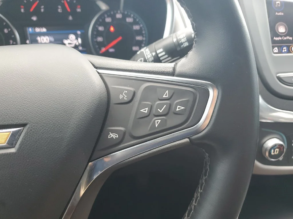 Used 2024 Summit White Chevrolet LT image 17